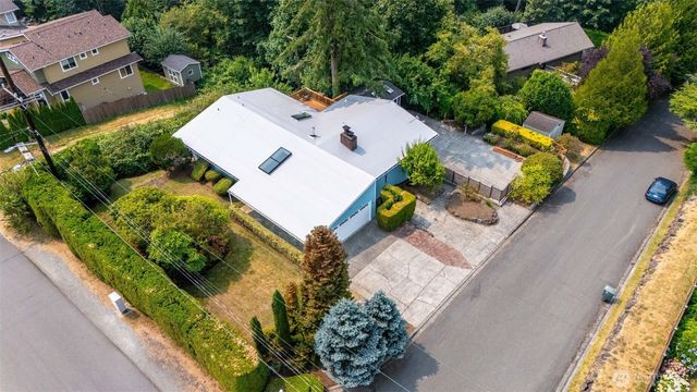 19505 45th Avenue NE, Lake Forest Park, WA 98155