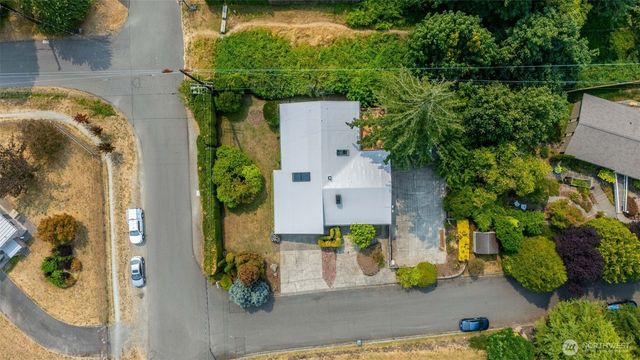 19505 45th Avenue NE, Lake Forest Park, WA 98155