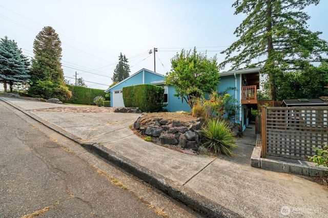 19505 45th Avenue NE, Lake Forest Park, WA 98155