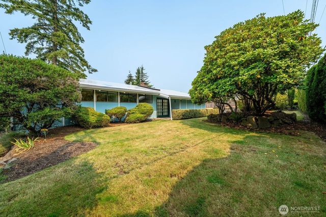 19505 45th Avenue NE, Lake Forest Park, WA 98155