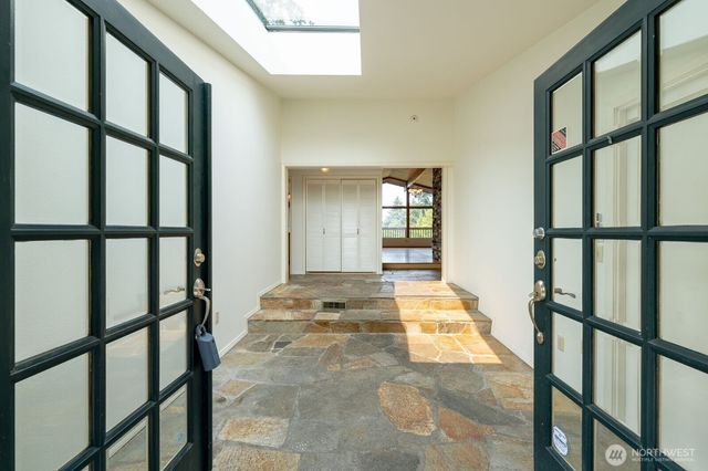 19505 45th Avenue NE, Lake Forest Park, WA 98155