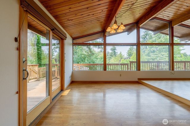19505 45th Avenue NE, Lake Forest Park, WA 98155