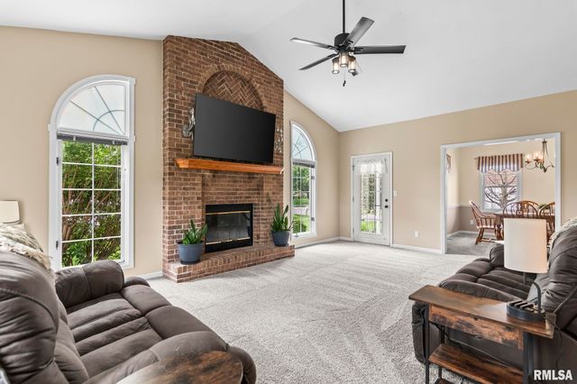 2804 Hastings Road, Chatham, IL 62629
