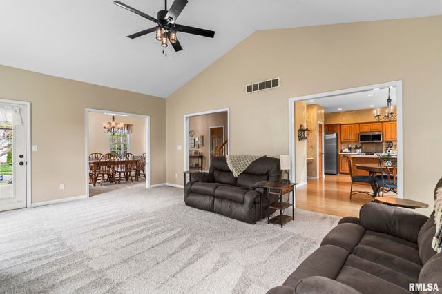 2804 Hastings Road, Chatham, IL 62629