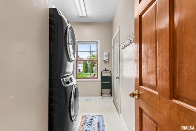 2804 Hastings Road, Chatham, IL 62629