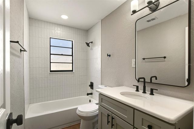 400 PATICA ROAD NE, St Petersburg, FL 33702