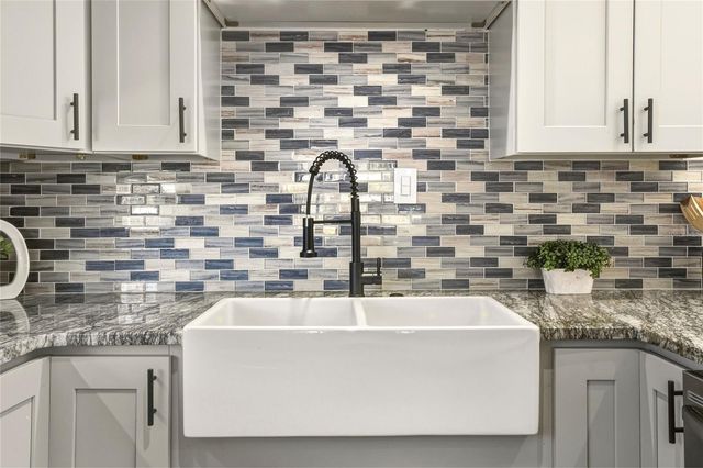 400 PATICA ROAD NE, St Petersburg, FL 33702