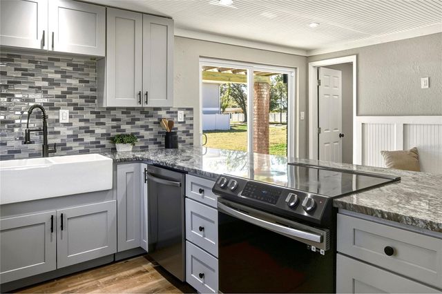 400 PATICA ROAD NE, St Petersburg, FL 33702