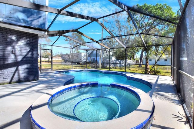 400 PATICA ROAD NE, St Petersburg, FL 33702