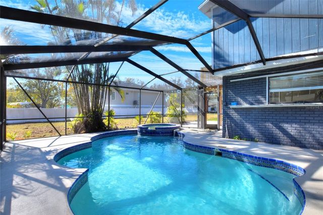 400 PATICA ROAD NE, St Petersburg, FL 33702