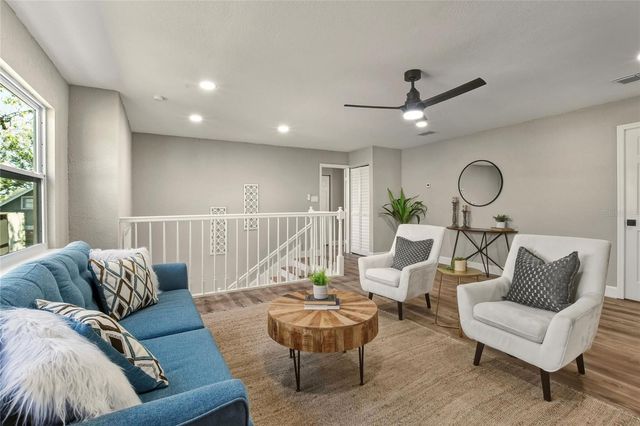 400 PATICA ROAD NE, St Petersburg, FL 33702