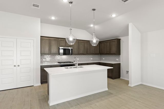 116 Coyote Circle, Terrell, TX 75160