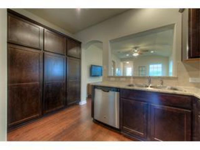 932 Lost Pines LN, Cedar Park, TX 78613