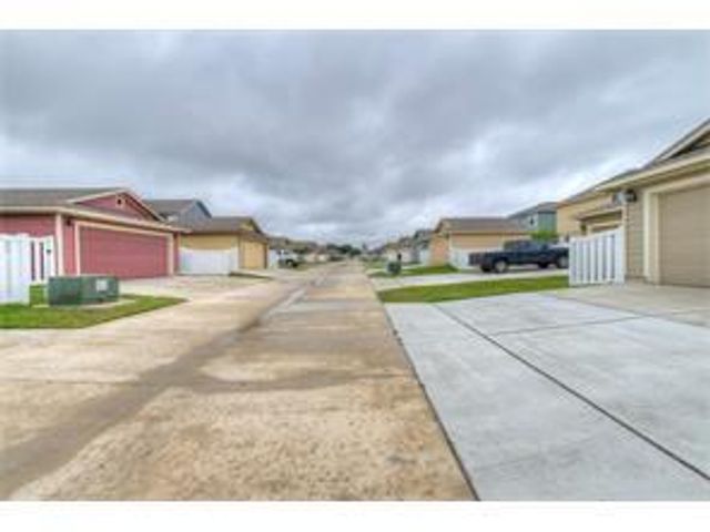 932 Lost Pines LN, Cedar Park, TX 78613