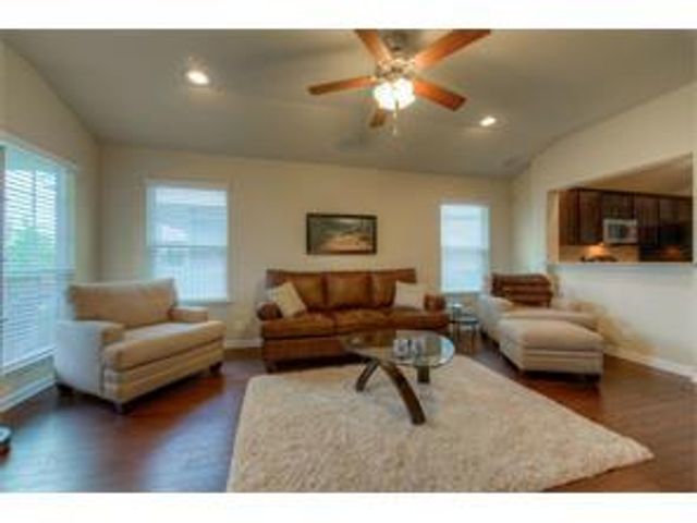 932 Lost Pines LN, Cedar Park, TX 78613