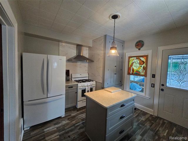 28453 Church Street, Flat Rock, MI 48134