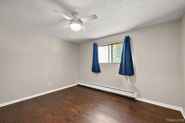 15048 Fairfield Street, Livonia, MI 48154