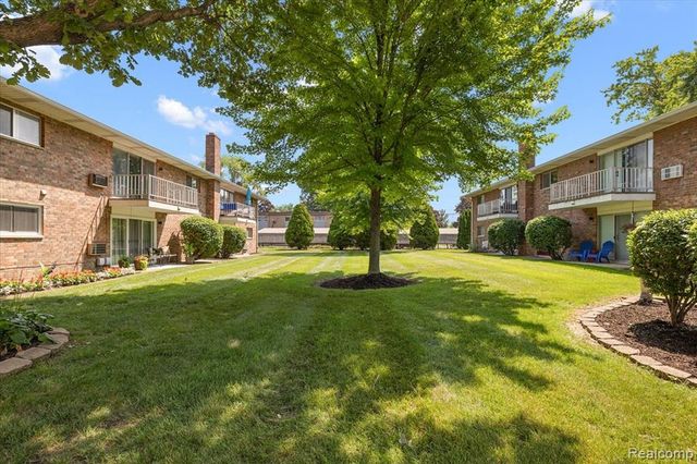 15048 Fairfield Street, Livonia, MI 48154