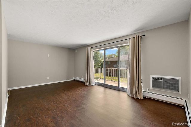 15048 Fairfield Street, Livonia, MI 48154