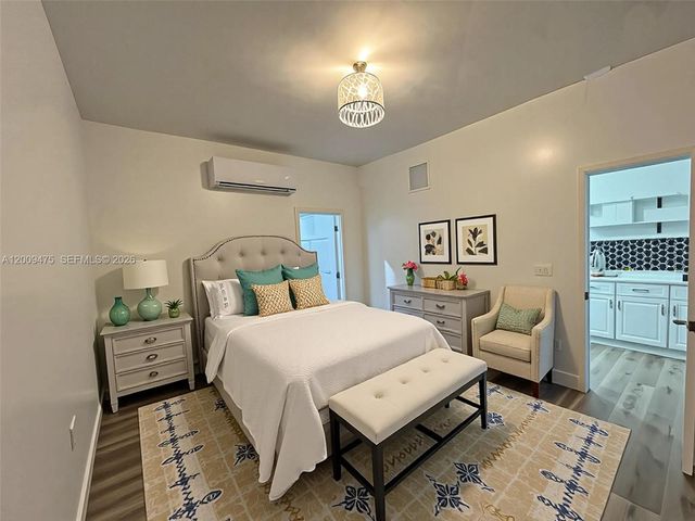 2363 NE 20 Th Avenue, Naples, FL 34120