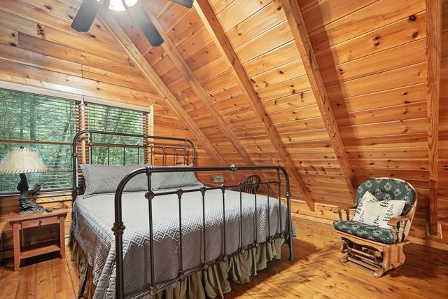 425 River Bend Court, Ellijay, GA 30540