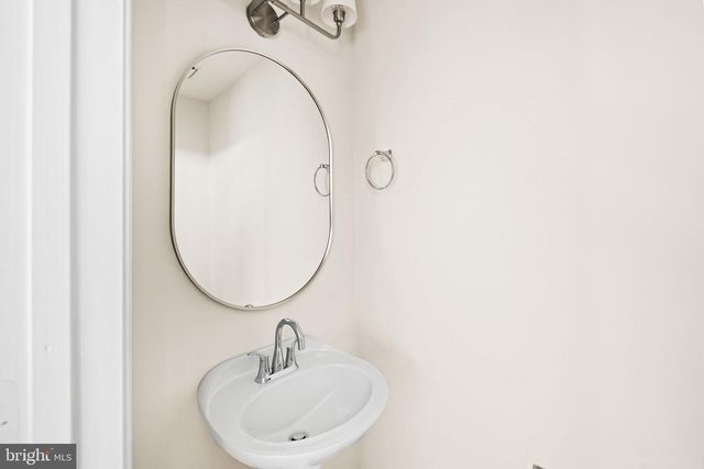 2902 JESSICA CT, Vienna, VA 22181