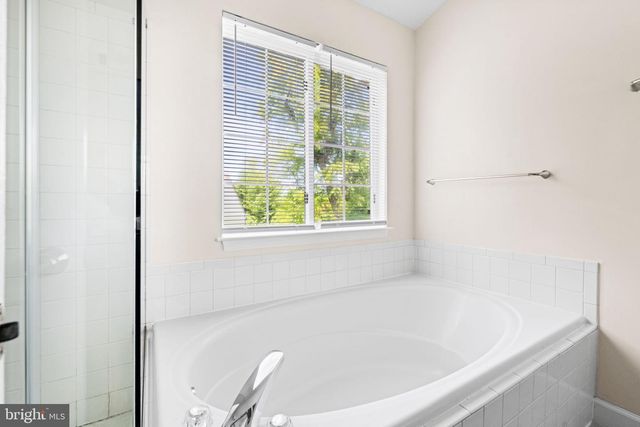 2902 JESSICA CT, Vienna, VA 22181