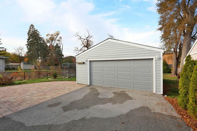 336 N Dalewood Avenue, Wood Dale, IL 60191