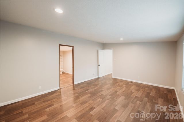 17 Hickory Acres Road, Hendersonville, NC 28792