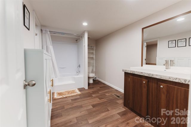 17 Hickory Acres Road, Hendersonville, NC 28792