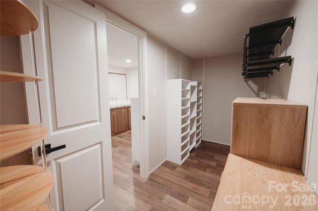 17 Hickory Acres Road, Hendersonville, NC 28792