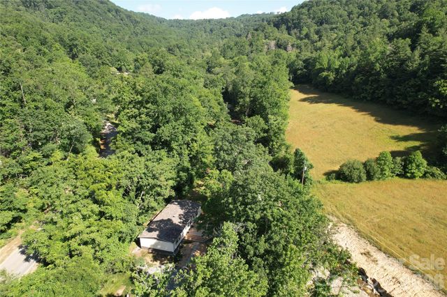 17 Hickory Acres Road, Hendersonville, NC 28792