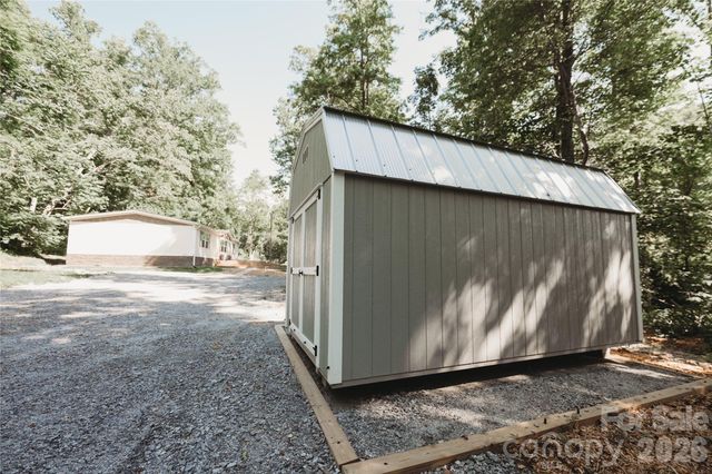 17 Hickory Acres Road, Hendersonville, NC 28792