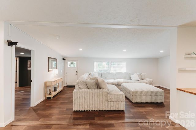 17 Hickory Acres Road, Hendersonville, NC 28792