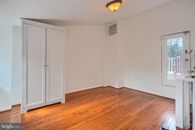 16 W CROSS ST, Baltimore, MD 21230