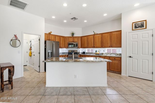 41812 N IRON HORSE Court, Anthem, AZ 85086