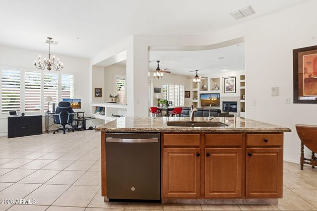 41812 N IRON HORSE Court, Anthem, AZ 85086
