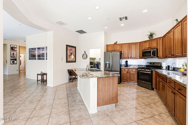41812 N IRON HORSE Court, Anthem, AZ 85086