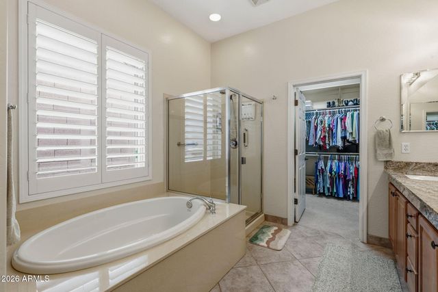 41812 N IRON HORSE Court, Anthem, AZ 85086