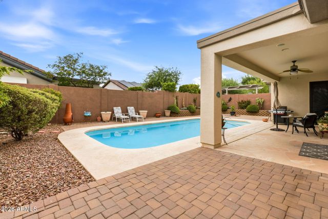 41812 N IRON HORSE Court, Anthem, AZ 85086