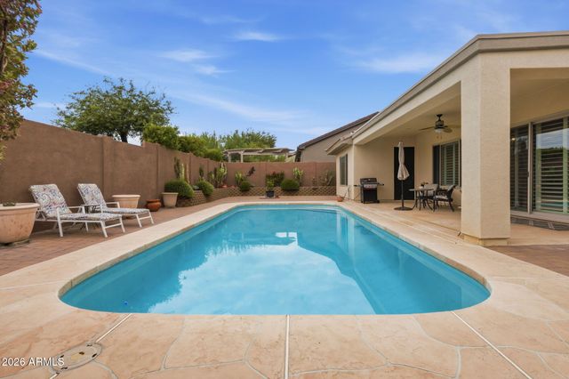 41812 N IRON HORSE Court, Anthem, AZ 85086