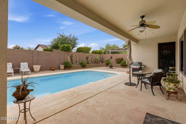 41812 N IRON HORSE Court, Anthem, AZ 85086