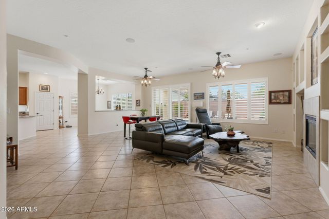 41812 N IRON HORSE Court, Anthem, AZ 85086