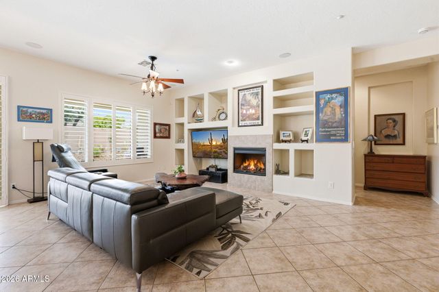 41812 N IRON HORSE Court, Anthem, AZ 85086