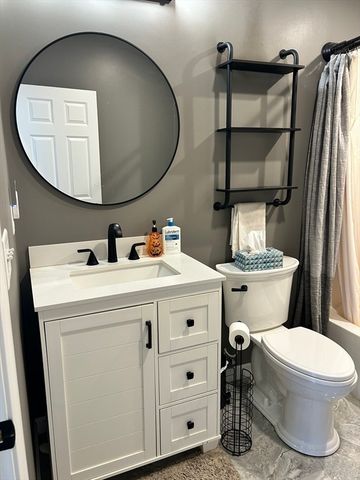 6 Upton St, Hanson, MA 02341