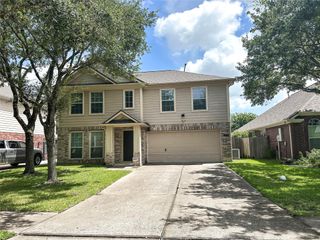 916 Schooner Cove Lane, League City, TX 77573