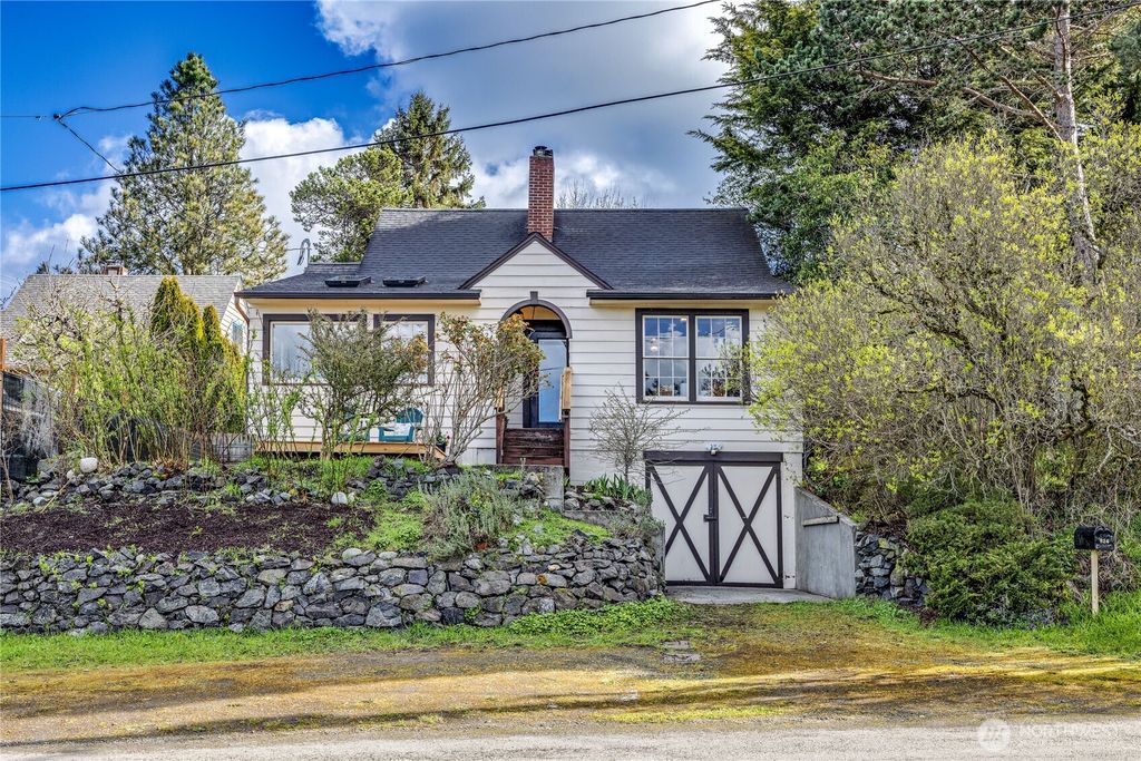 624 Scott Street, Port Townsend, WA 98368