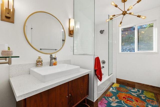 320 Beaumont Dr., Vista, CA 92084