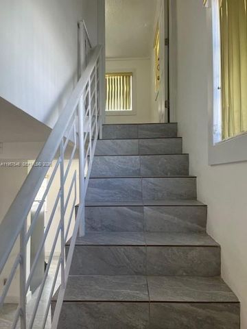 1220 SW 5th St 21, Miami, FL 33135