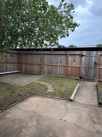 713 S 2nd Street 713, Houston, TX 77571